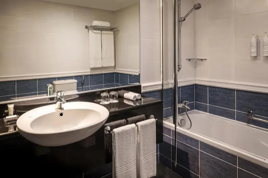 Dubai Marriott Harbour Hotel And Suites