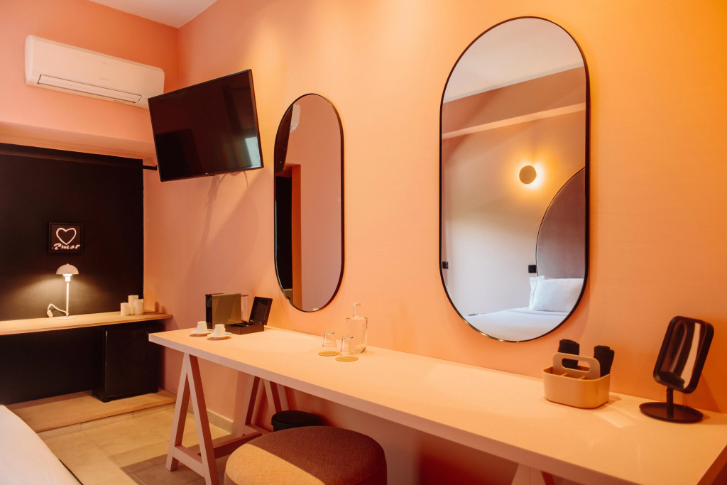 Topazio Vibe Beach Hotel & Apartments