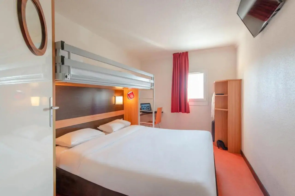 B&B HOTEL Cholet Nord