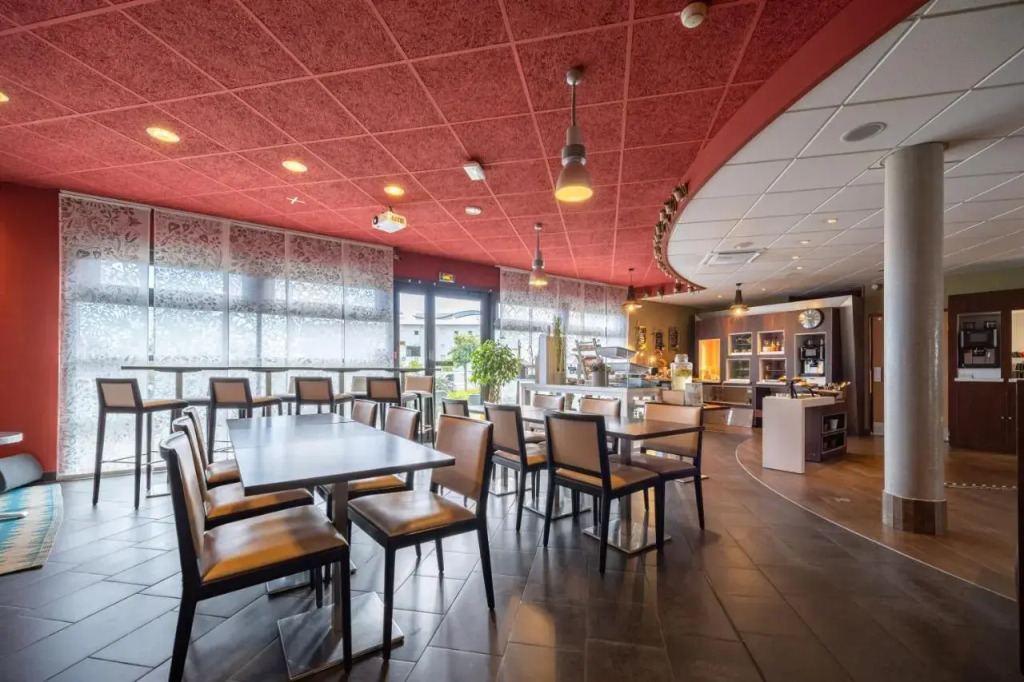 B&B HOTEL Calais Terminal Cité Europe 4 étoiles