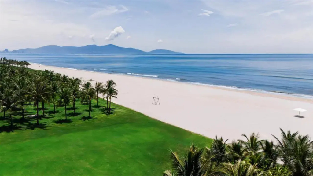 Shilla Monogram Danang