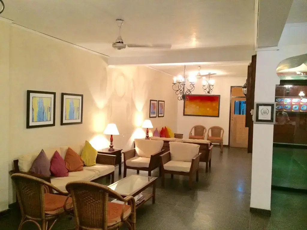 Tropic Inn - Mount Lavinia