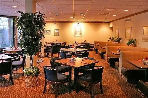 Sixth Avenue Inn