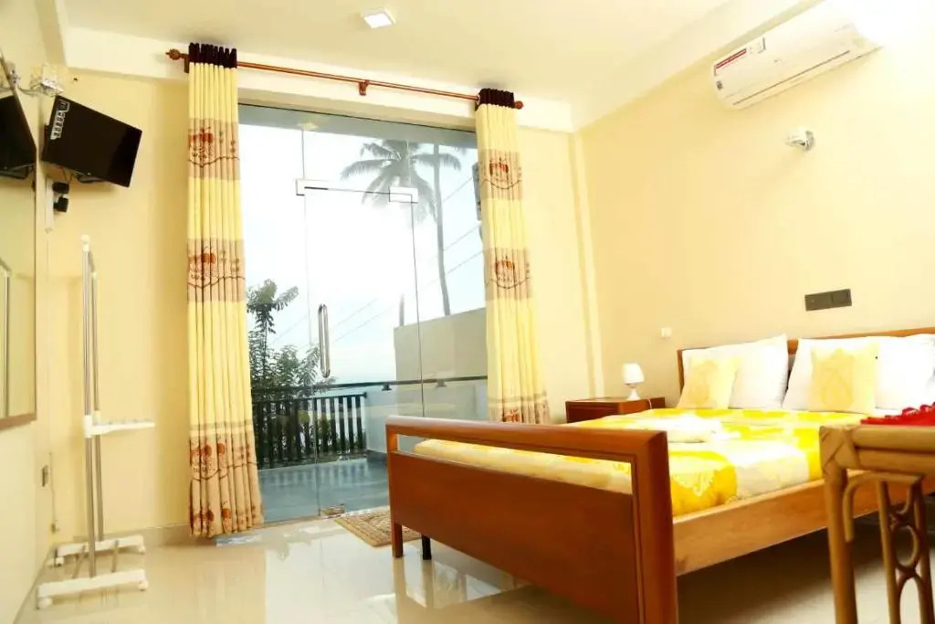 Queens Beach Hotel