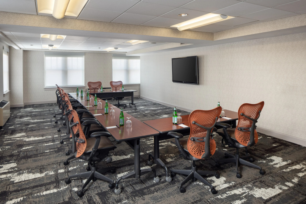 DoubleTree Suites by Hilton Hotel Detroit Downtown - Fort Shelby