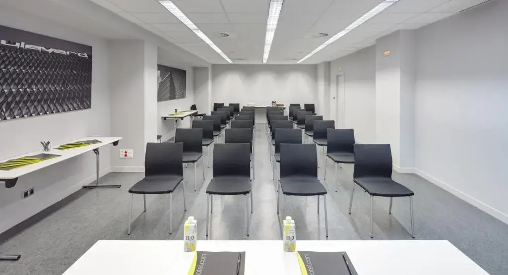 Отель Sercotel Boulevard Vitoria