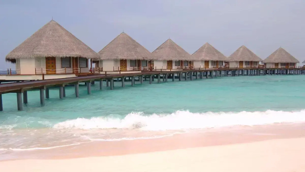 Курорт Adaaran Prestige Water Villas - with Dine around Premium All inclusive - 24 hours - 45 Minutes from Male by Seaplane