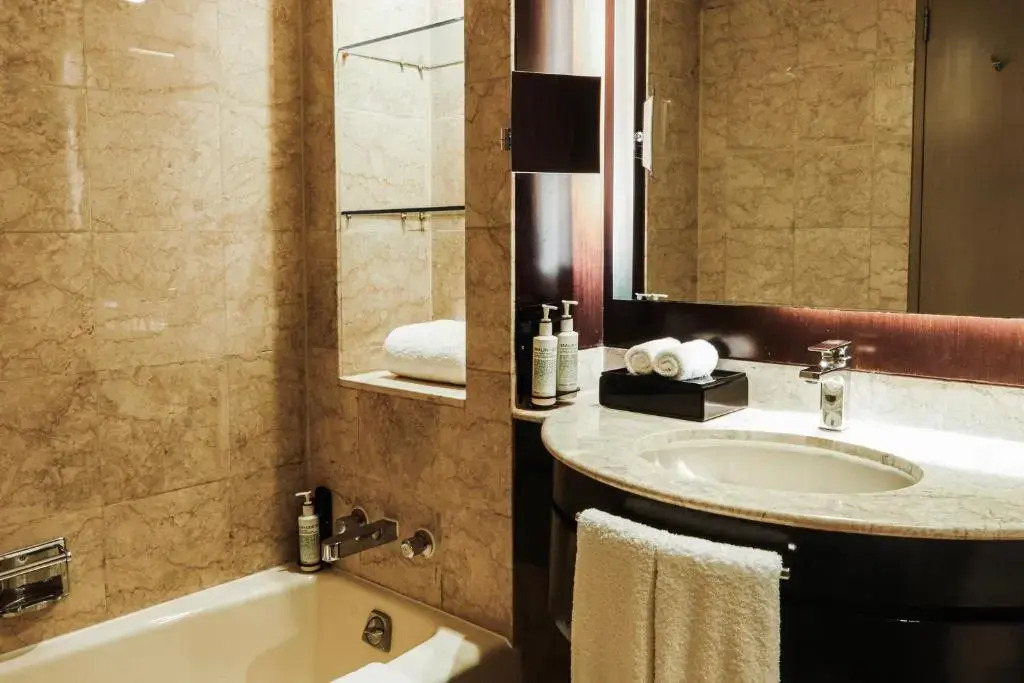 New World Makati Hotel, Manila