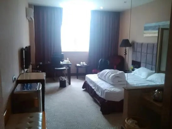 H Boutique Hotel (Dongguan Fenggang Xingao Shopping Plaza)