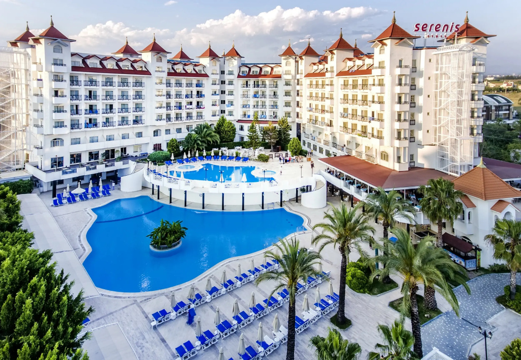 Serenis Hotel
