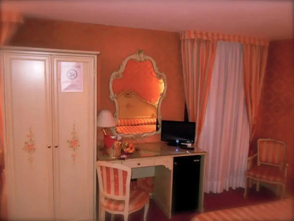 Hotel Lux