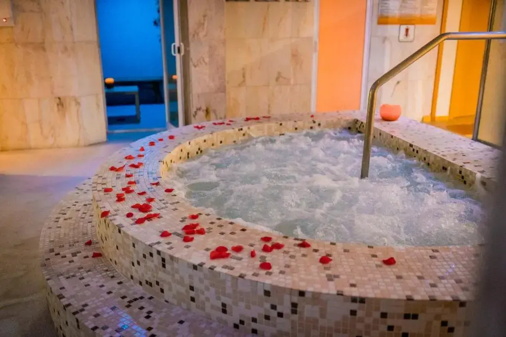Paradise Park Fun Lifestyle Hotel