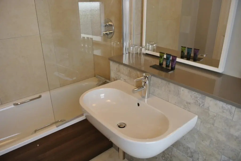 Causeway Hotel
