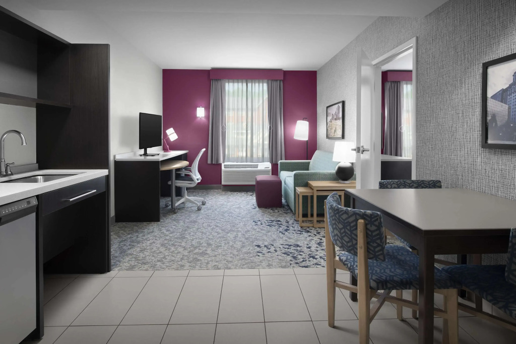 Home2 Suites by Hilton Greensboro Airport, NC