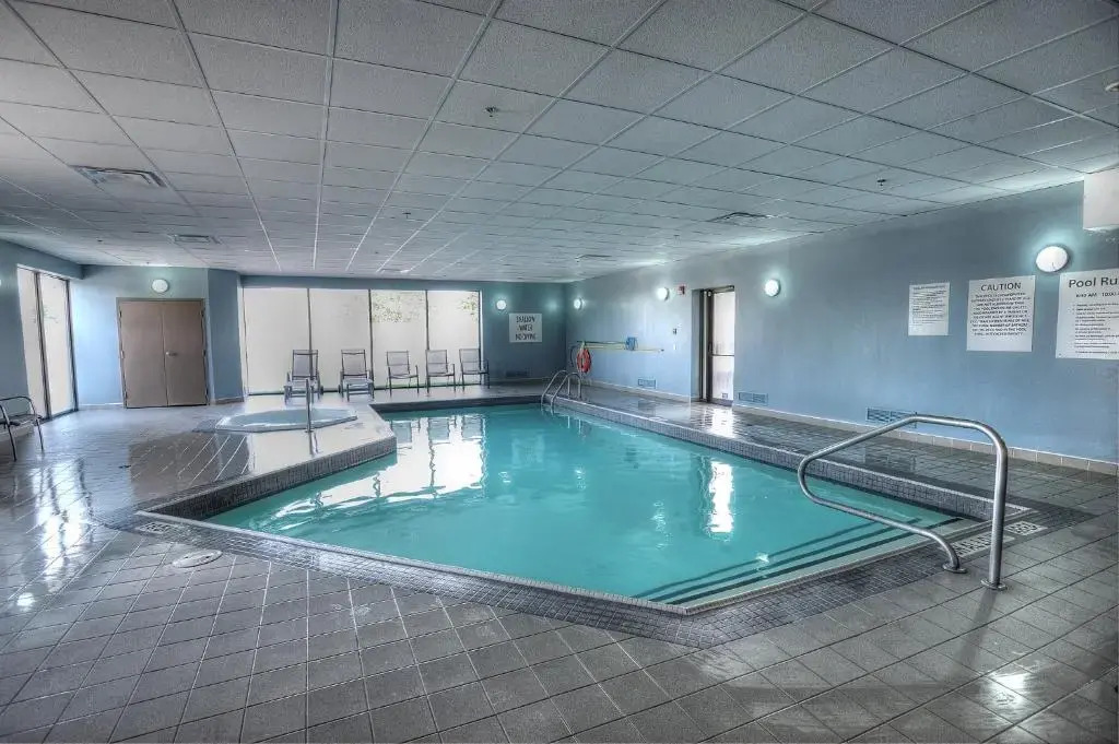 Holiday Inn Express & Suites Toronto Airport West by IHG