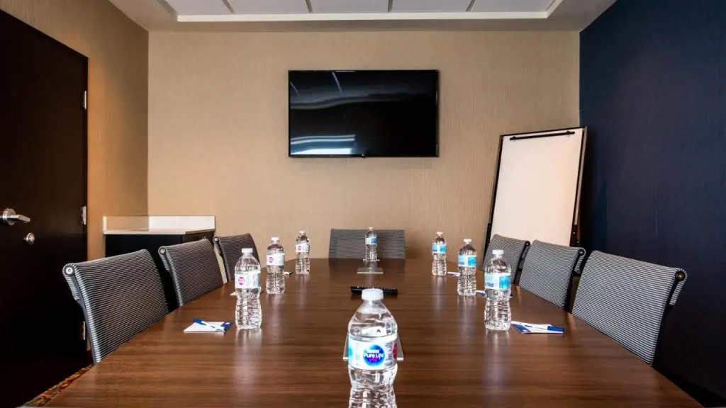 Holiday Inn Express Hotel & Suites - Edmonton International Airport by IHG