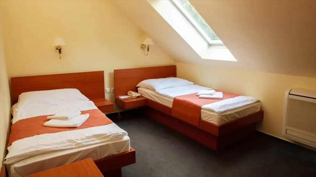 Lipa Hotel és Étterem
