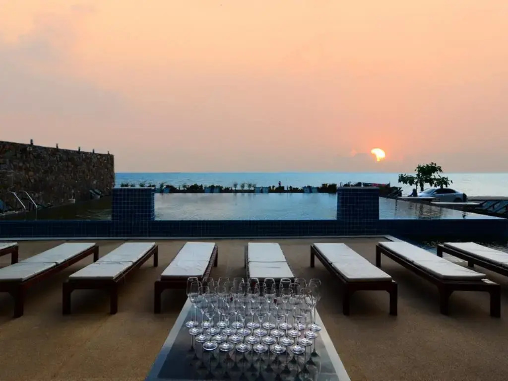 Rodina Beach Hotel