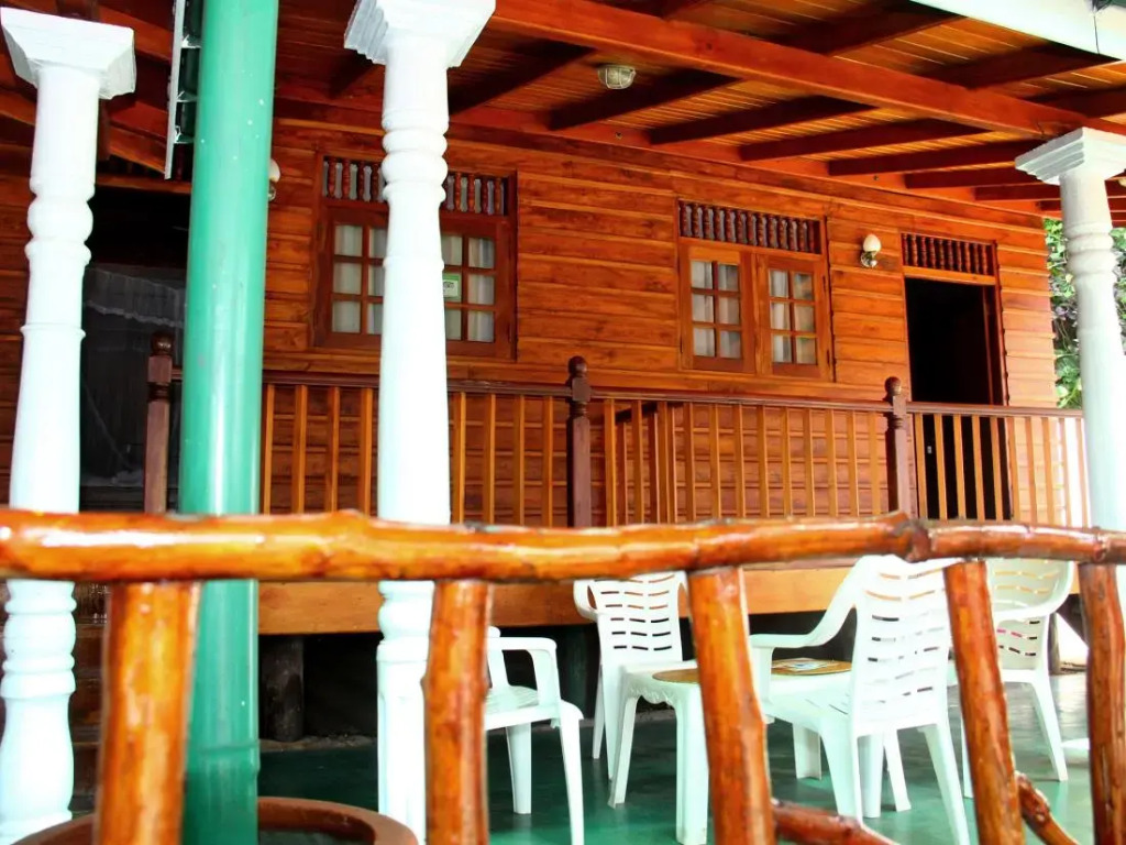 Sea Breeze Hotel