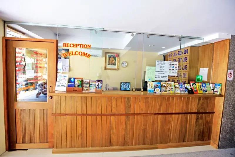 Phrom Charoen Hotel