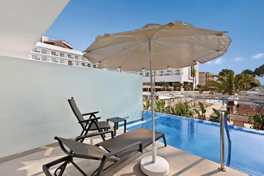 Отель Hotel Riu Playa Park