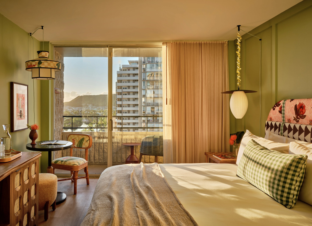 Wayfinder Waikiki - Voted Top 10 Best Hotels in Hawaii