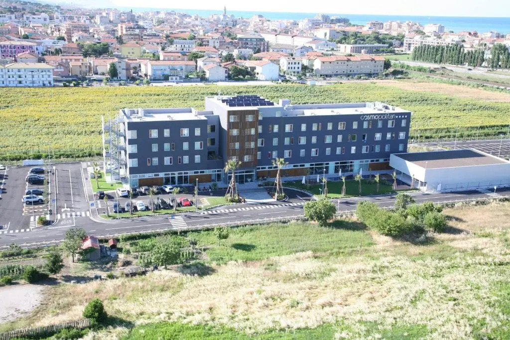 Cosmopolitan Hotel