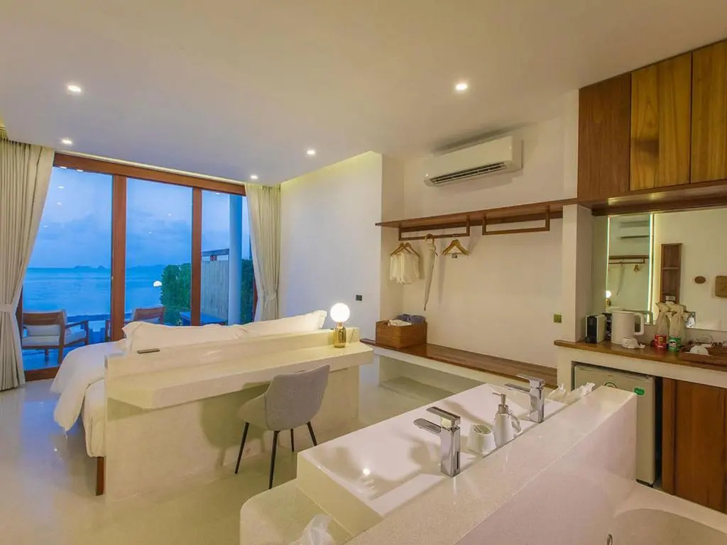 White Whale Beachfront Pool Villa