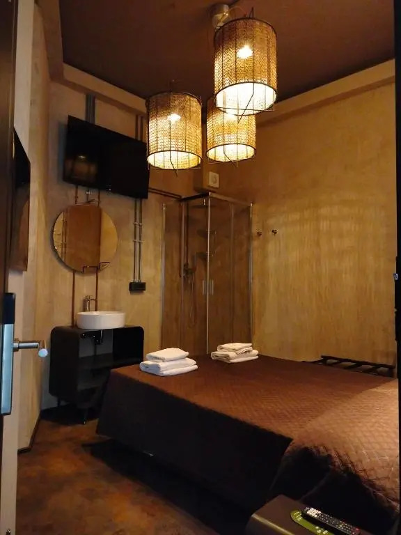Hotel & Hostel 7