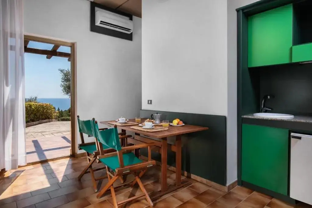 Eco Village Baia Delle Ginestre