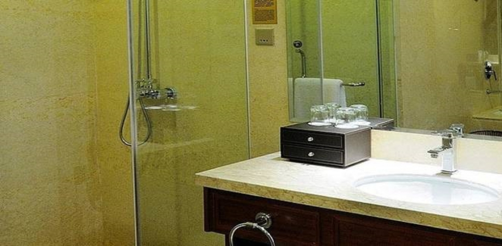 Zhuji Henbing Hotel