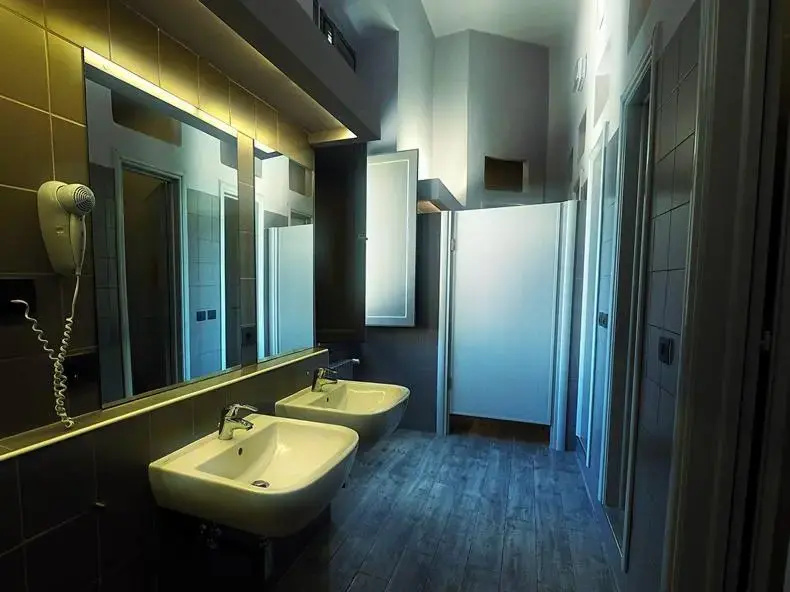 Hotel & Hostel 7