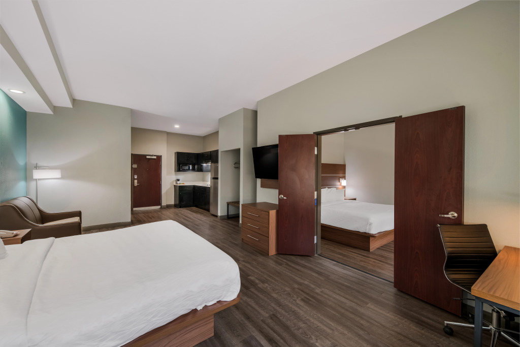 Best Western Plus Bowie Inn & Suites