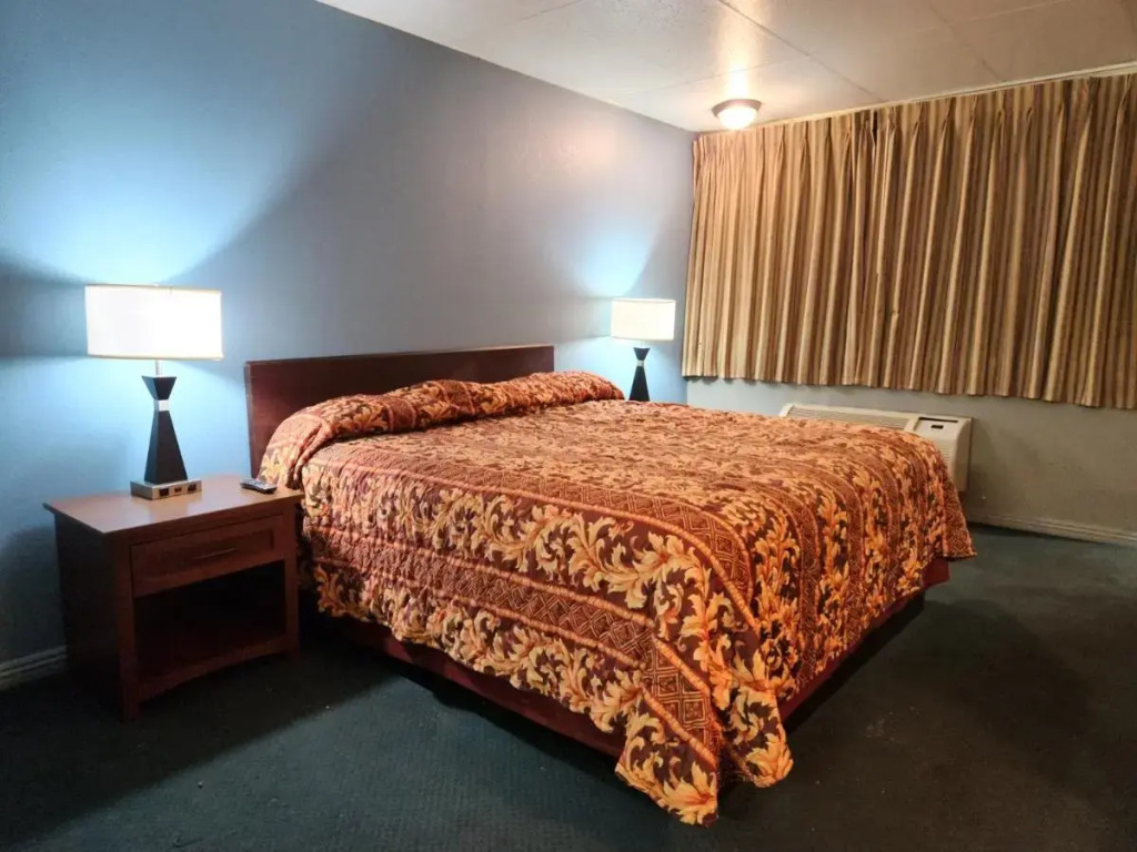 Econo Lodge Mena near Queen Wilhelmina State Park
