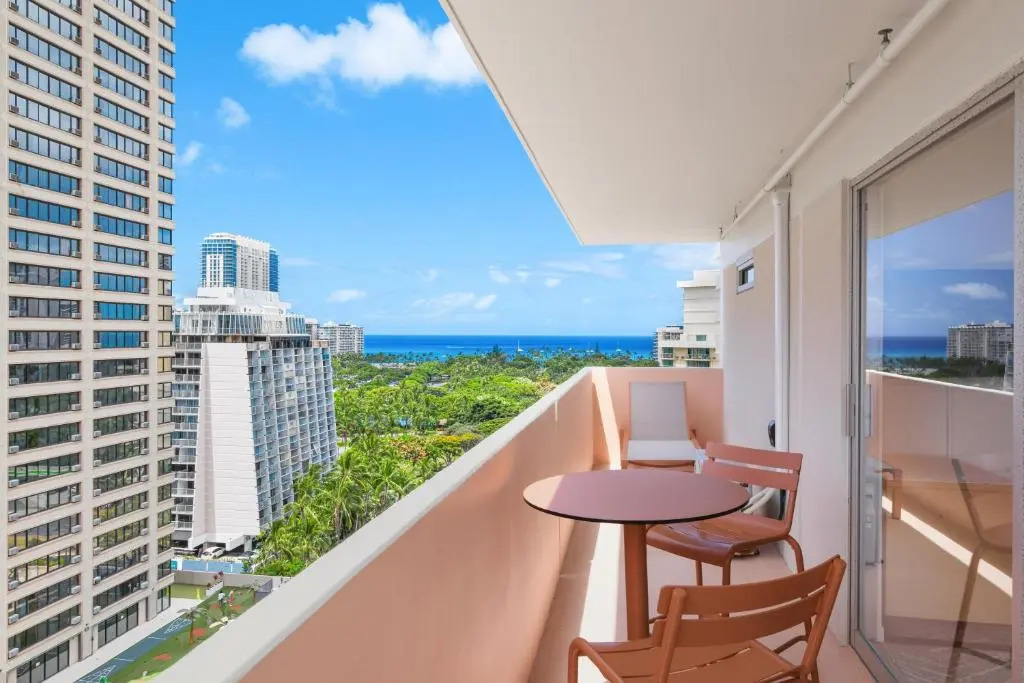 The Ambassador Hotel of Waikiki, Tapestry Collection by Hilton
