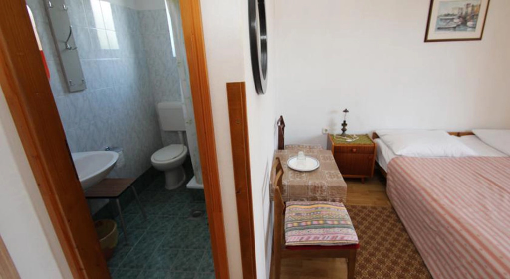Rooms & Apartments at Grandma Marias place