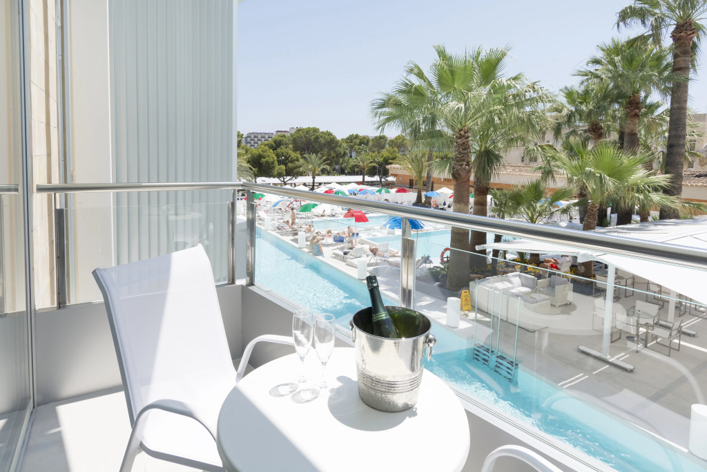 Reverence Mare Hotel