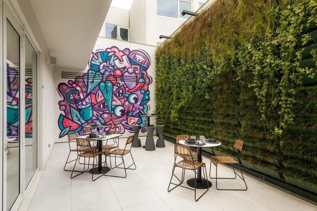 YOTEL Porto