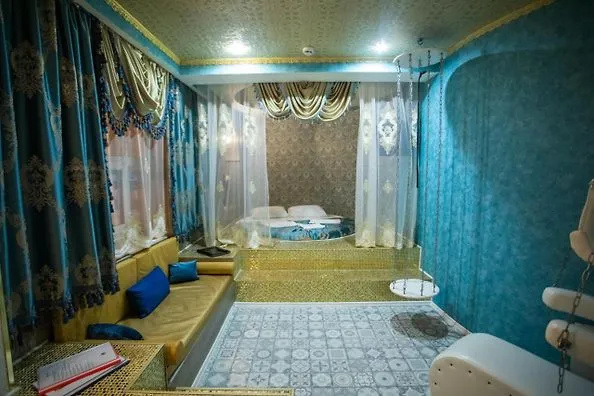 Red Room Hotel