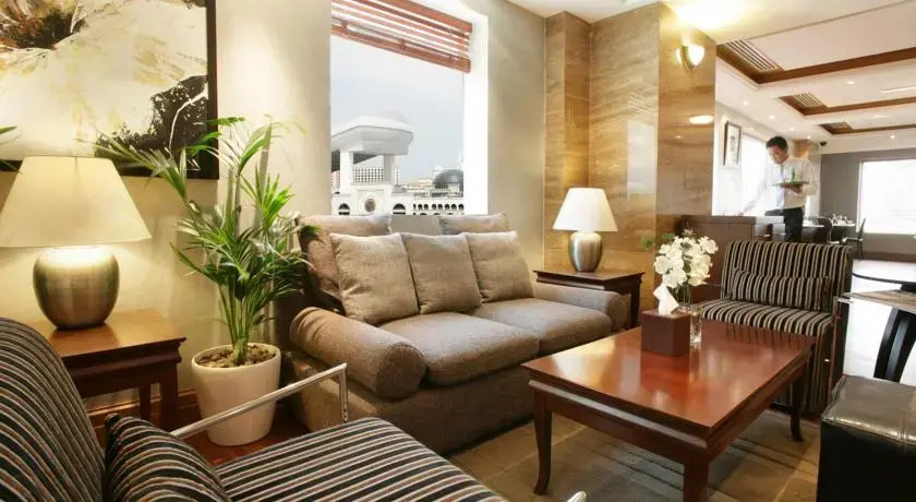 Auris Lodge