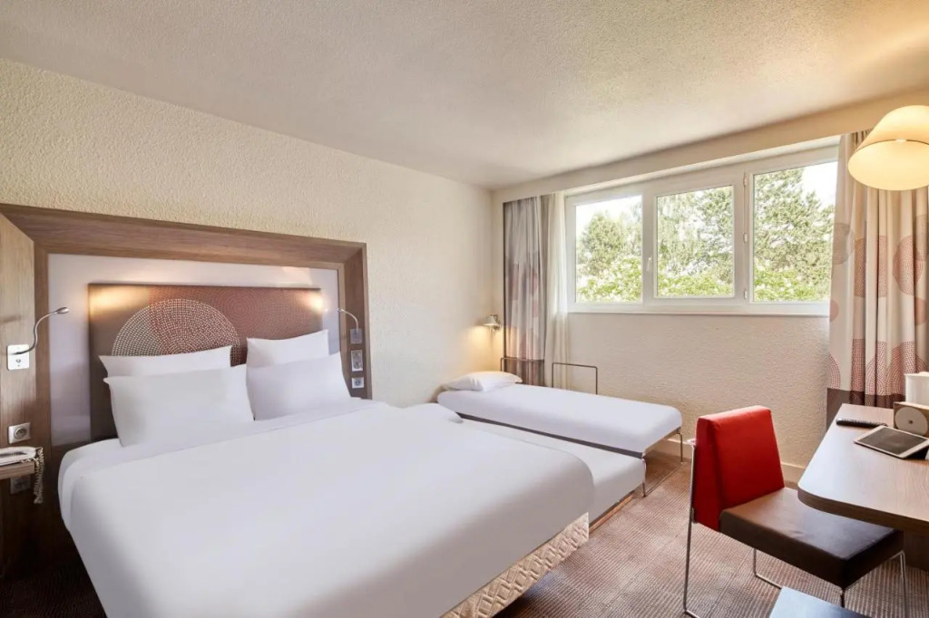 B&B HOTEL Cergy Port 4 étoiles