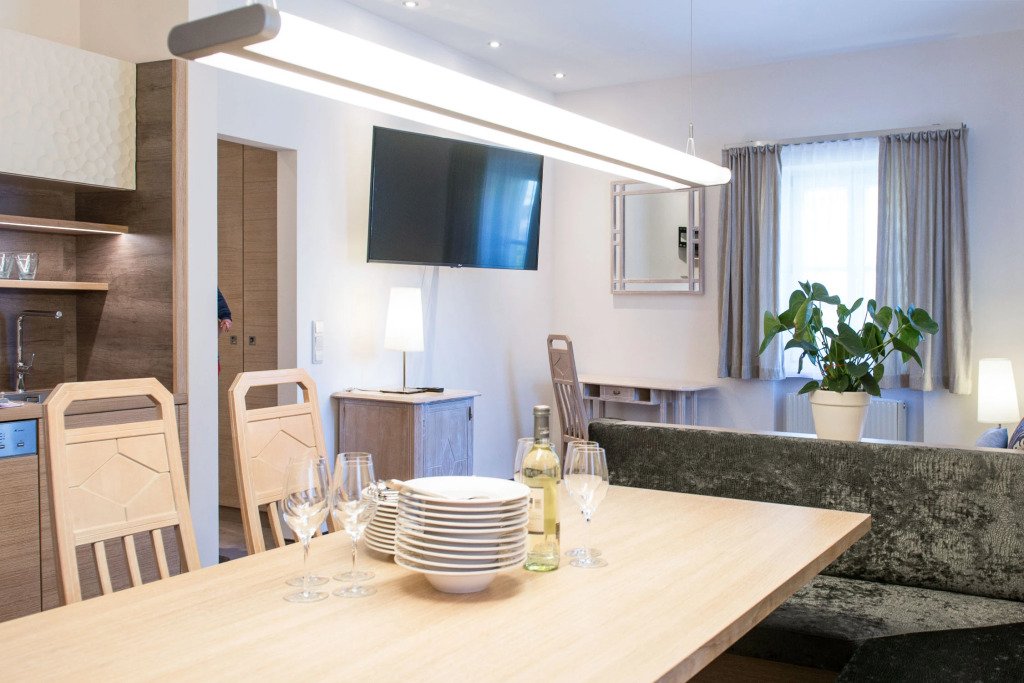 Crystls Aparthotel