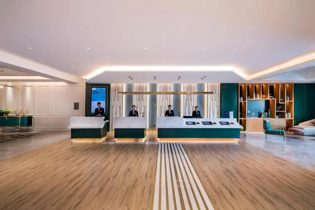 Отель Mercure Shanghai Yu Garden On the Bund