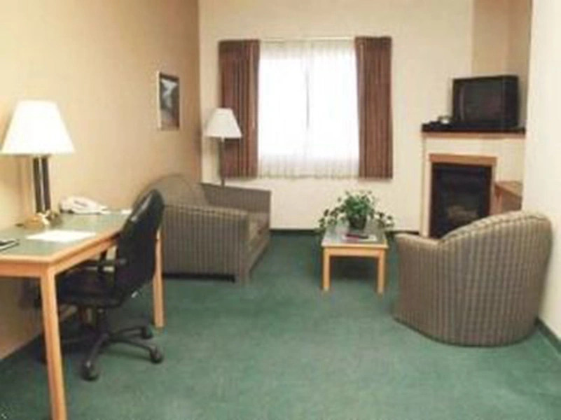 Hawthorn Suites