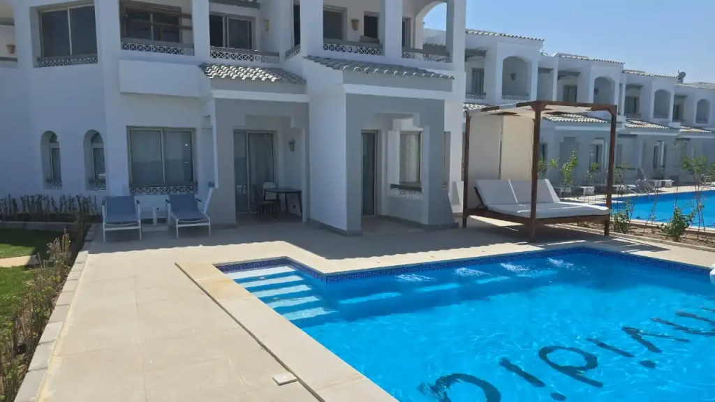 Invidia Coral Beach Tiran