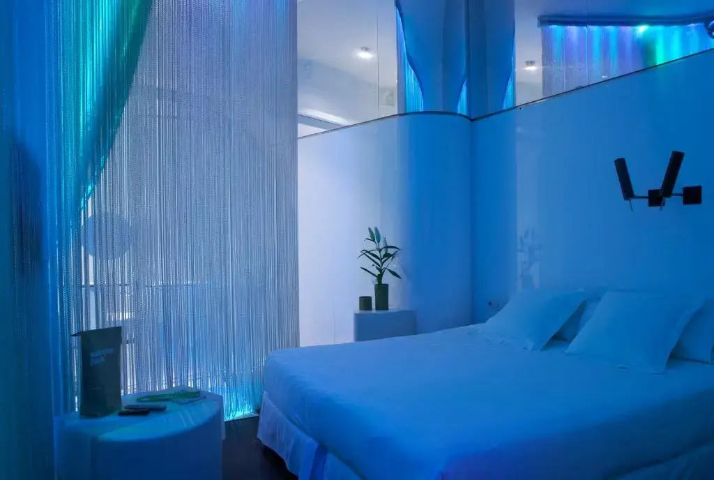 Chic & Basic Born Boutique Hotel