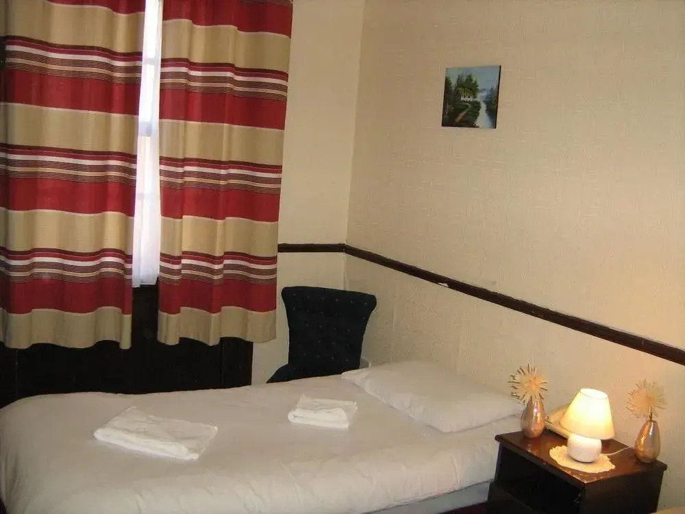 Bridge House Hotel