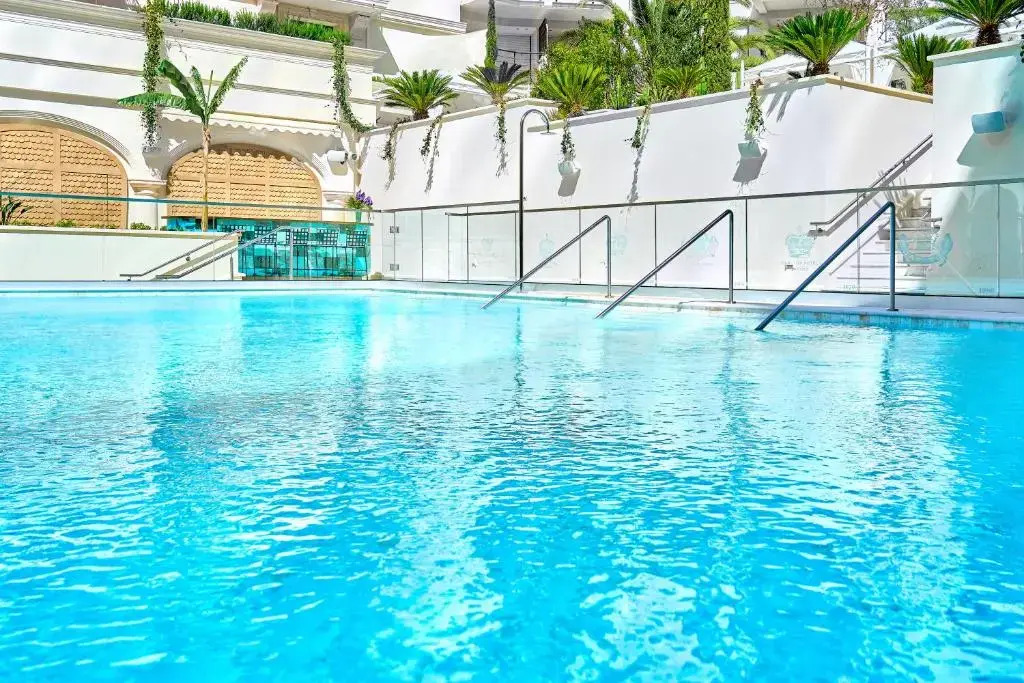 Carlton Cannes, a Regent Hotel