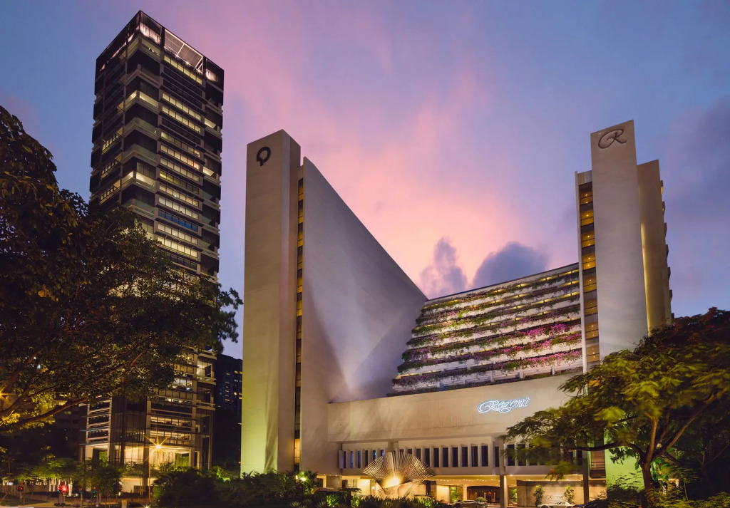 Отель Conrad Singapore Orchard