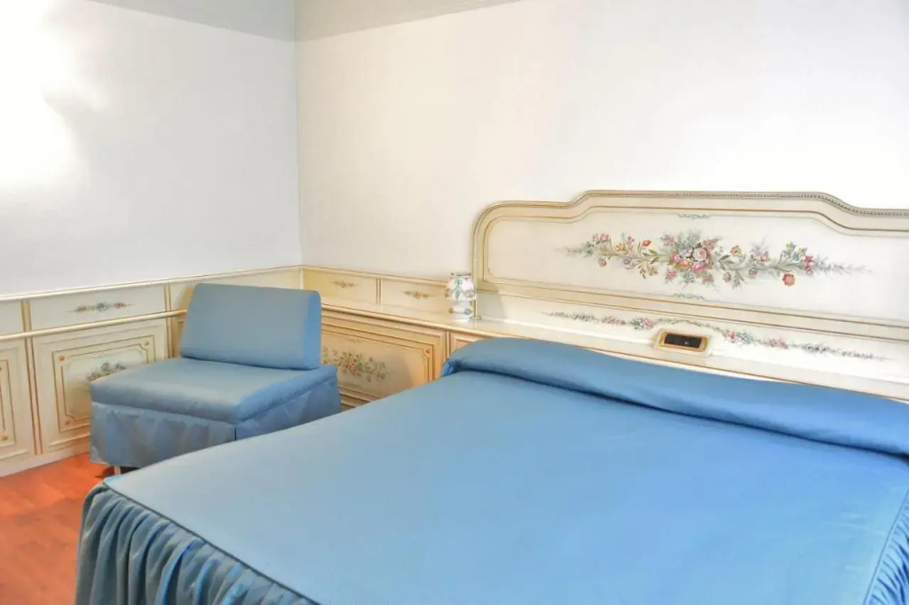 Melas Hotel